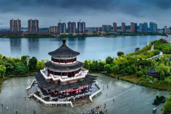 水之韵：让公司名字如流水般自然流畅